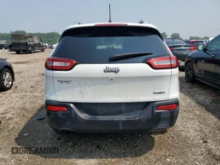 2017 Jeep Cherokee Latitude with VIN 1C4PJLCBXHW534318, listed as a Copart auction lot 59380155 with 101,051 mi miles and Salvage title. Bid and sale history available at DreamBid. Image 6.