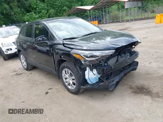 2023 Toyota Corolla Cross L z VIN 7MUAAABG8PV056556, wystawiony jako IAAI lot #42212865 z przebiegiem 13 948 mil mil oraz . Historia ofert i sprzedaży dostępna na DreamBid. Obrazek 1.