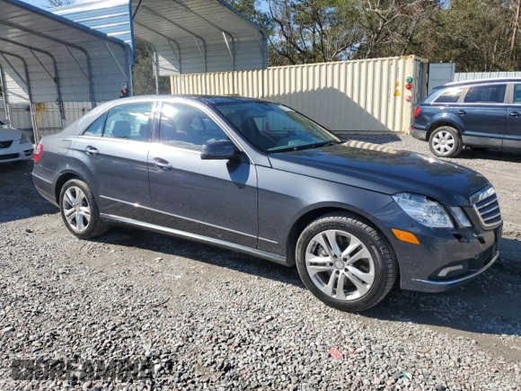 2010 Mercedes-Benz E 550 Luxury with VIN WDDHF7CB4AA213798, listed as a Copart auction lot 81071164 with 287,072 mi miles and Salvage Title. Bid and sale history available at DreamBid. Image 4.
