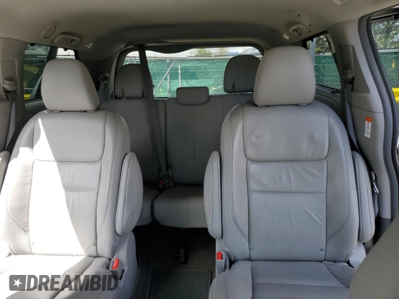 2018 Toyota Sienna XLE с VIN 5TDDZ3DCXJS194807, выставлен на аукционе Copart как лот 54362735 с пробегом 47 018 миль миль и Списание • Salvage title. История ставок и продаж доступна на DreamBid. Изображение 10.