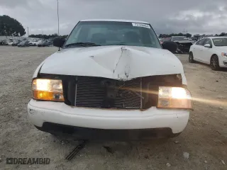 2001 GMC Sonoma SLS w/1SG Pkg with VIN 1GTCS19WX18124056, listed as a Copart auction lot 73120484 with 166,357 mi miles and Salvage Title. Bid and sale history available at carsss.com. Image 5.