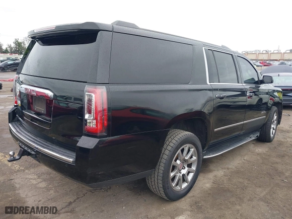 2020 GMC Yukon XL Denali with VIN 1GKS1HKJ8LR181119, listed as a IAAI auction lot 41794775 with 206,337 mi miles. Bid and sale history available at carsss.com. Image 4.