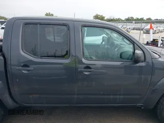 2012 Nissan Frontier SV z VIN 1N6AD0ER4CC402085, wystawiony jako IAAI lot #41975832 z przebiegiem 263 152 mil mil oraz . Historia ofert i sprzedaży dostępna na DreamBid. Obrazek 13.