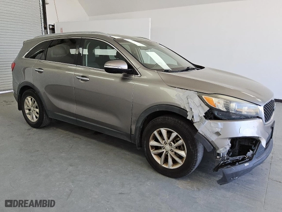 2016 Kia Sorento LX with VIN 5XYPG4A34GG043481, listed as a Copart auction lot 48506025 with 156,368 mi miles and Clean Title. Bid and sale history available at carsss.com. Image 4.