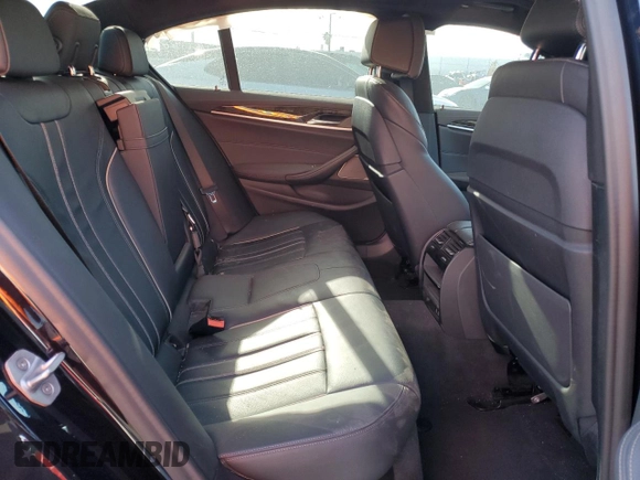 2021 BMW 5 Series M550i xDrive z VIN WBA13BK06MCF92173, wystawiony jako Copart lot #87707035 z przebiegiem Nie podano mil oraz Szkoda całkowita • Salvage title. Historia ofert i sprzedaży dostępna na DreamBid. Obrazek 11.