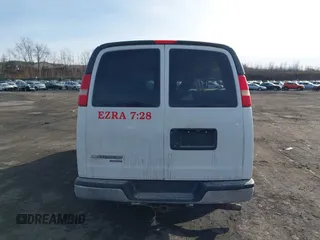 2015 Chevrolet Express Passenger LT z VIN 1GAZG1FGXF1172030, wystawiony jako IAAI lot #41510865 z przebiegiem 297 473 mil mil oraz . Historia ofert i sprzedaży dostępna na DreamBid. Obrazek 16.