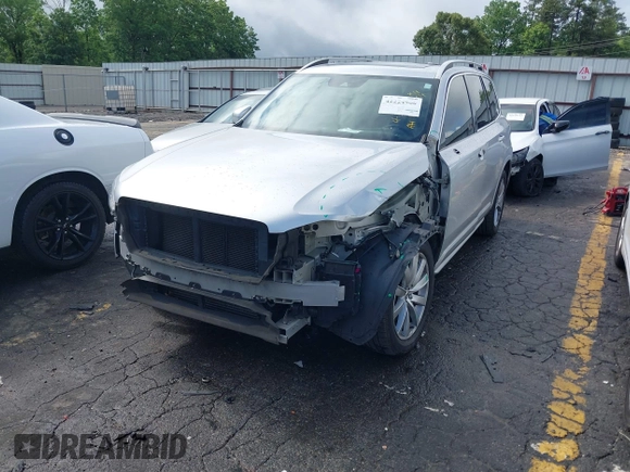2018 Volvo XC90 Momentum z VIN YV4A22PK1J1326237, wystawiony jako IAAI lot #42224960 z przebiegiem 126 153 mil mil oraz . Historia ofert i sprzedaży dostępna na DreamBid. Obrazek 17.