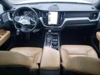 2018 Volvo XC60 Momentum with VIN LYV102RK9JB082772, listed as a Copart auction lot 47875795 with 71,847 mi miles and Salvage Title. Bid and sale history available at DreamBid. Image 8.
