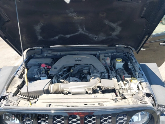 2020 Jeep Gladiator Sport S with VIN 1C6HJTAGXLL123540, listed as a IAAI auction lot 42453999 with 27,855 mi miles and . Bid and sale history available at DreamBid. Image 10.