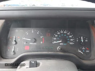 1998 Jeep Wrangler SE with VIN 1J4FY29P2WP766420, listed as a IAAI auction lot 42318624 with 200,129 mi miles and . Bid and sale history available at DreamBid. Image 7.