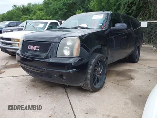 2008 GMC Yukon XL SLT with VIN 1GKFC16018R211752, listed as a IAAI auction lot 42137904 with 136,320 mi miles. Bid and sale history available at carsss.com. Image 2.