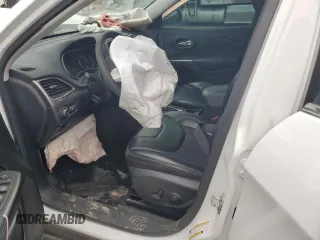 2020 Jeep Cherokee Latitude Plus z VIN 1C4PJLLBXLD552595, wystawiony jako Copart lot #48961565 z przebiegiem 56 801 mil mil oraz Szkoda całkowita • Salvage title. Historia ofert i sprzedaży dostępna na DreamBid. Obrazek 7.