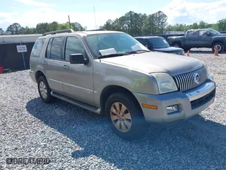 2008 Mercury Mountaineer with VIN 4M2EU47E18UJ08760, listed as a IAAI auction lot 42032107 with 208,982 mi miles. Bid and sale history available at carsss.com. Image 1.