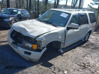 2006 Ford Expedition Limited with VIN 1FMFU19576LA66177, listed as a IAAI auction lot 41663217 with 166,118 mi miles. Bid and sale history available at carsss.com. Image 2.