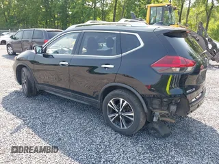 2020 Nissan Rogue SV z VIN JN8AT2MT6LW004605, wystawiony jako IAAI lot #42429525 z przebiegiem 87 349 mil mil oraz . Historia ofert i sprzedaży dostępna na DreamBid. Obrazek 3.