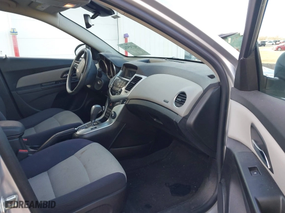 2014 Chevrolet Cruze LS with VIN 1G1PA5SH4E7210491, listed as a IAAI auction lot 41745412 with 86,238 mi miles. Bid and sale history available at carsss.com. Image 5.