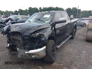 2013 Ram 2500 Laramie z VIN 3C6UR5FL0DG516938, wystawiony jako IAAI lot #39916278 z przebiegiem 198 845 mil mil oraz . Historia ofert i sprzedaży dostępna na DreamBid. Obrazek 2.