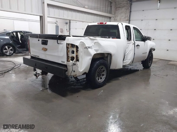 2007 Chevrolet Silverado 1500 LT w/1LT with VIN 1GCEK19C97Z622444, listed as a IAAI auction lot 41468879 with 203,601 mi miles. Bid and sale history available at carsss.com. Image 4.
