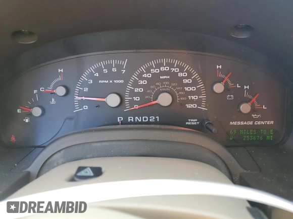 2003 Ford Expedition Eddie Bauer z VIN 1FMFU18L53LC50643, wystawiony jako Copart lot #53634895 z przebiegiem 253 676 mil mil oraz Szkoda całkowita • Salvage title. Historia ofert i sprzedaży dostępna na DreamBid. Obrazek 9.