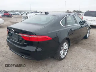 2019 Jaguar XF 25t Premium with VIN SAJBJ4FX5KCY78947, listed as a IAAI auction lot 41261473 with 68,891 mi miles. Bid and sale history available at carsss.com. Image 4.