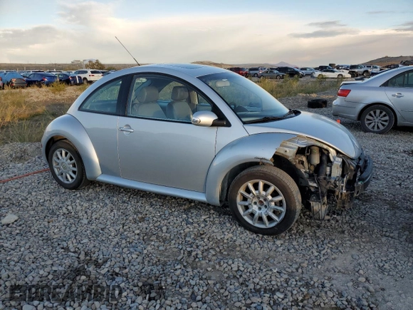 2005 Volkswagen New Beetle Coupe GLS with VIN 3VWCR31C65M418142, listed as a Copart auction lot 78430224 with 22,127 mi miles and Salvage Title. Bid and sale history available at carsss.com. Image 4.