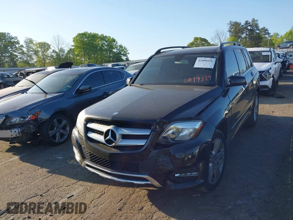 2013 Mercedes-Benz GLK 350 z VIN WDCGG5HB1DG079229, wystawiony jako IAAI lot #42008920 z przebiegiem 112 071 mil mil oraz . Historia ofert i sprzedaży dostępna na DreamBid. Obrazek 17.