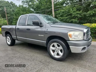 2008 Dodge 1500 SLT z VIN 1D7HA18288S599800, wystawiony jako Copart lot #61833145 z przebiegiem 153 953 mil mil oraz Czysty tytuł • Clean title. Historia ofert i sprzedaży dostępna na DreamBid. Obrazek 1.
