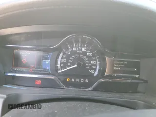 2015 Lincoln MKS с VIN 1LNHL9DK7FG605218, выставлен на аукционе Copart как лот 50882695 с пробегом 160 907 миль миль и Списание • Salvage title. История ставок и продаж доступна на DreamBid. Изображение 9.