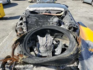 2019 McLaren 570S z VIN SBM13FAA4KW007983, wystawiony jako Copart lot #64694102 z przebiegiem Nie podano mil oraz . Historia ofert i sprzedaży dostępna na DreamBid. Obrazek 6.