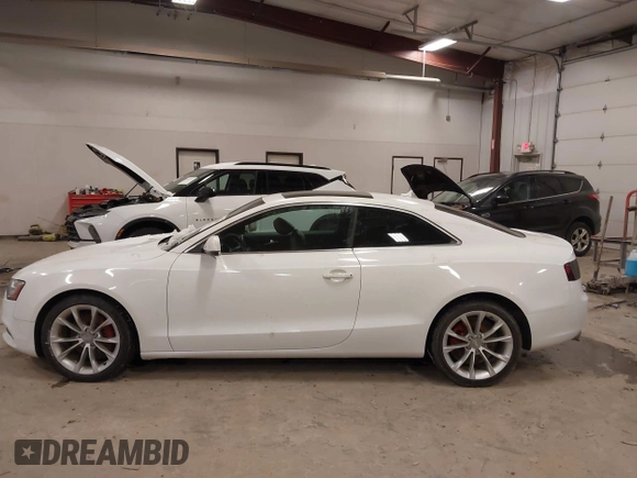 2013 Audi A5 Premium Plus z VIN WAULFAFR7DA012604, wystawiony jako IAAI lot #41562285 z przebiegiem 121 000 mil mil oraz . Historia ofert i sprzedaży dostępna na DreamBid. Obrazek 15.