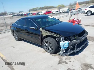 2019 Lexus ES 350 with VIN 58ABZ1B18KU027280, listed as a IAAI auction lot 42085972 with 26,532 mi miles and . Bid and sale history available at DreamBid. Image 1.