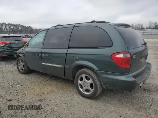 2001 Dodge Caravan ES with VIN 2B8GP54L01R117432, listed as a Copart auction lot 84896924 with 207,991 mi miles and Salvage Title. Bid and sale history available at carsss.com. Image 2.