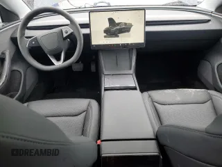 2025 Tesla Model 3 Long Range z VIN 5YJ3E1EA5SF900225, wystawiony jako Copart lot #48584355 z przebiegiem 4 869 mil mil oraz Szkoda całkowita • Salvage title. Historia ofert i sprzedaży dostępna na DreamBid. Obrazek 8.