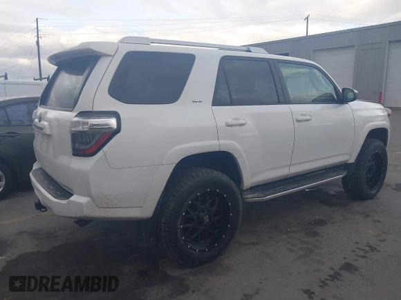 2018 Toyota 4Runner SR5 with VIN JTEBU5JR1J5605748, listed as a IAAI auction lot 41861352 with 49,323 mi miles and . Bid and sale history available at DreamBid. Image 4.