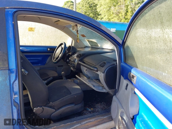 1999 Volkswagen Beetle GLS with VIN 3VWCC21C8XM426984, listed as a IAAI auction lot 42285973 with Not provided miles and . Bid and sale history available at DreamBid. Image 5.