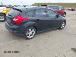2013 Ford Focus SE with VIN 1FADP3K2XDL247582, listed as a IAAI auction lot 42083081 with 195,688 mi miles. Bid and sale history available at carsss.com. Image 4.