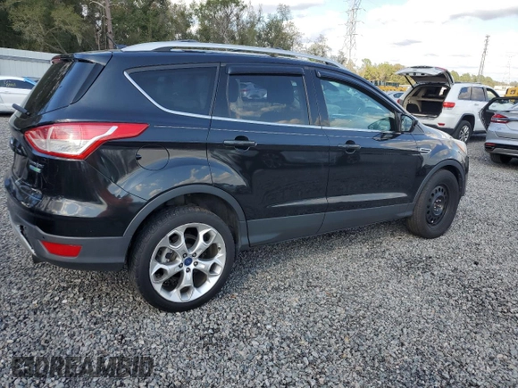 2013 Ford Escape Titanium z VIN 1FMCU0J95DUD15496, wystawiony jako Copart lot #45845915 z przebiegiem 157 078 mil mil oraz Szkody całkowita. Historia ofert i sprzedaży dostępna na DreamBid. Obrazek 3.