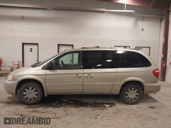 2006 Chrysler Town & Country LWB Limited with VIN 2A8GP64L26R640347, listed as a IAAI auction lot 41353419 with 160,220 mi miles. Bid and sale history available at carsss.com. Image 14.