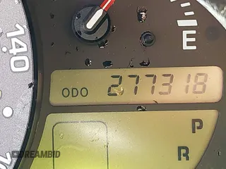 2001 Lexus IS 300/350 z VIN JTHBD182410021961, wystawiony jako IAAI lot #41983819 z przebiegiem 277 318 mil mil oraz . Historia ofert i sprzedaży dostępna na DreamBid. Obrazek 13.