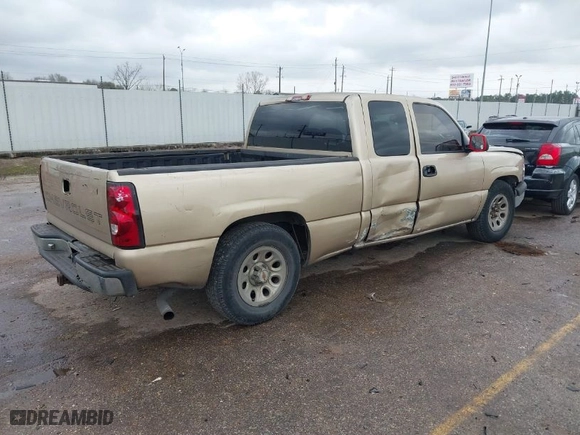 2005 Chevrolet Silverado 1500 Work Truck with VIN 1GCEC19X35Z172769, listed as a IAAI auction lot 41700065 with 304,723 mi miles. Bid and sale history available at carsss.com. Image 4.