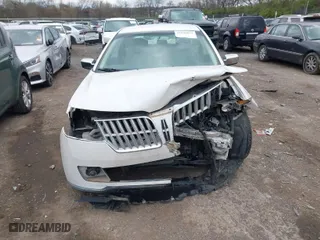 2010 Lincoln MKZ with VIN 3LNHL2GC2AR751653, listed as a IAAI auction lot 41844037 with 1 mi miles. Bid and sale history available at carsss.com. Image 12.