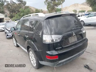 2008 Mitsubishi Outlander SE z VIN JA4LS31W28Z013040, wystawiony jako IAAI lot #42422285 z przebiegiem 155 225 mil mil oraz . Historia ofert i sprzedaży dostępna na DreamBid. Obrazek 3.