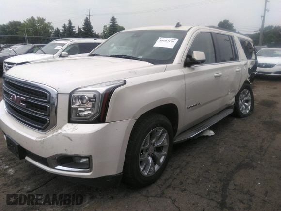2015 GMC Yukon XL SLT with VIN 1GKS2HKC1FR120133, listed as a IAAI auction lot 39693190 with 211,652 mi miles. Bid and sale history available at carsss.com. Image 17.