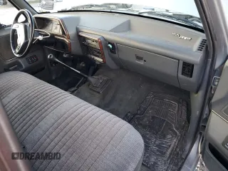 1990 Ford F-250 with VIN 1FTHX26H9LKA97005, listed as a Copart auction lot 86840874 with 111,275 mi miles and Salvage Title. Bid and sale history available at carsss.com. Image 8.