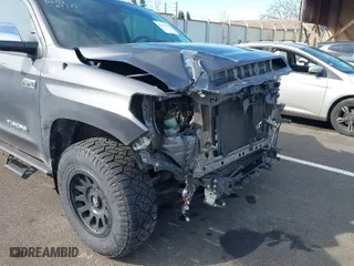 2019 Toyota Tundra 4WD SR5 with VIN 5TFHY5F1XKX800565, listed as a IAAI auction lot 41885751 with 39,370 mi miles. Bid and sale history available at carsss.com. Image 18.