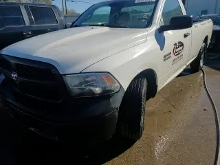 2015 Ram 1500 Tradesman z VIN 3C6JR6DG4FG522338, wystawiony jako Copart lot #86081314 z przebiegiem 131 186 mil mil oraz Szkoda całkowita • Salvage title. Historia ofert i sprzedaży dostępna na DreamBid. Obrazek 13.