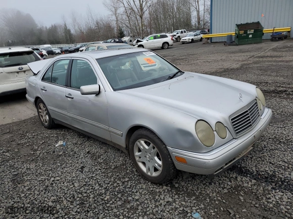 1999 Mercedes-Benz E-Class with VIN WDBJF65H0XA773509, listed as a Copart auction lot 88336875 with 416,203 mi miles and Salvage Title. Bid and sale history available at carsss.com. Image 4.