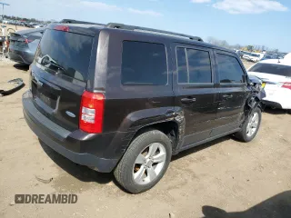 2014 Jeep Patriot Latitude z VIN 1C4NJRFB7ED709055, wystawiony jako Copart lot #52154995 z przebiegiem 136 332 mil mil oraz Szkoda całkowita • Salvage title. Historia ofert i sprzedaży dostępna na DreamBid. Obrazek 3.