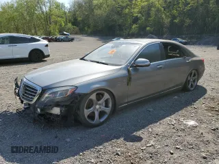 2015 Mercedes-Benz S 550 z VIN WDDUG8CB5FA136481, wystawiony jako Copart lot #54813705 z przebiegiem 101 773 mil mil oraz Szkoda całkowita • Salvage title. Historia ofert i sprzedaży dostępna na DreamBid. Obrazek 1.