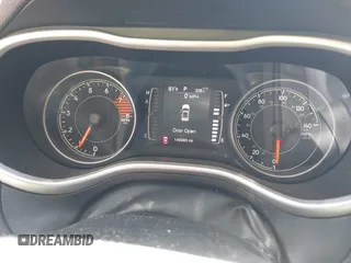 2018 Jeep Cherokee Latitude Plus с VIN 1C4PJMLX6JD502212, выставлен на аукционе IAAI как лот 42235757 с пробегом 146 965 миль миль и . История ставок и продаж доступна на DreamBid. Изображение 7.